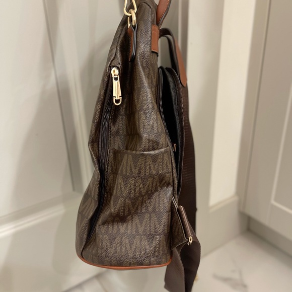 Vegan leather MARCO backpack purse - Picture 5 of 9